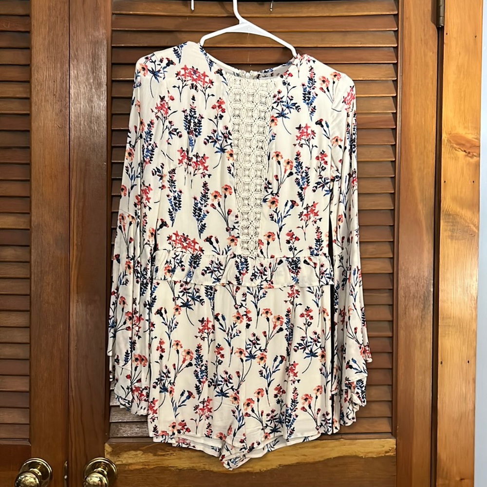 Like New! Floral Romper
